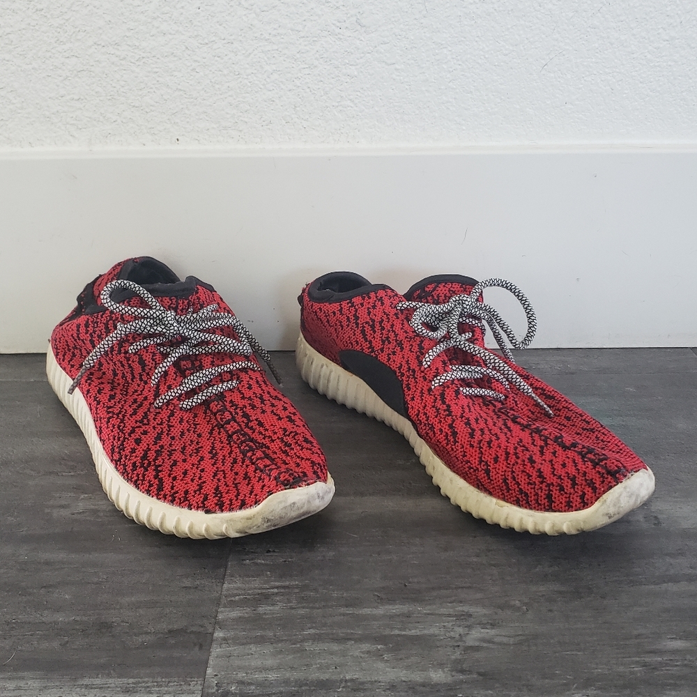 Red Black Detailed Slip On Athletic Sneaks